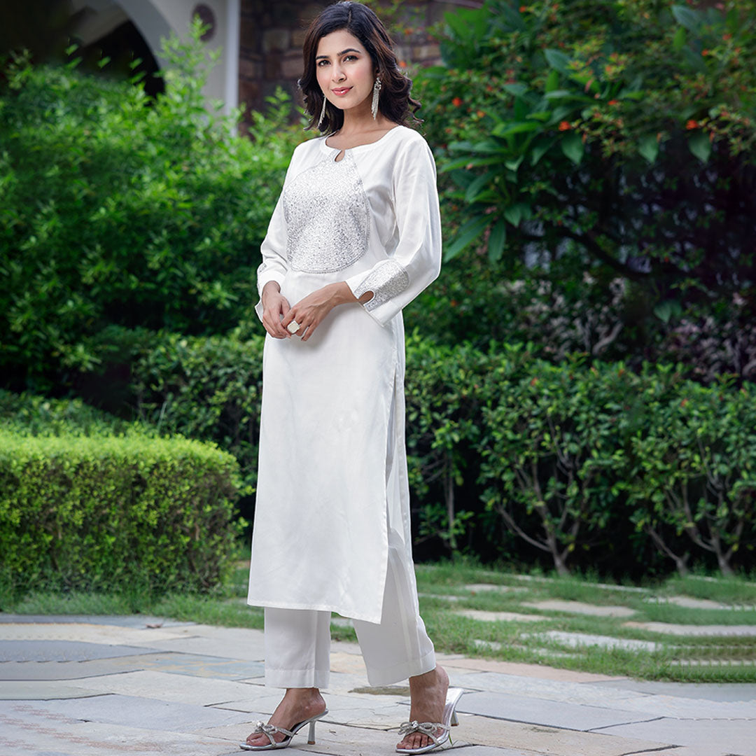Off white handcrafted cotton musling kurta with embroidery – GoCoop