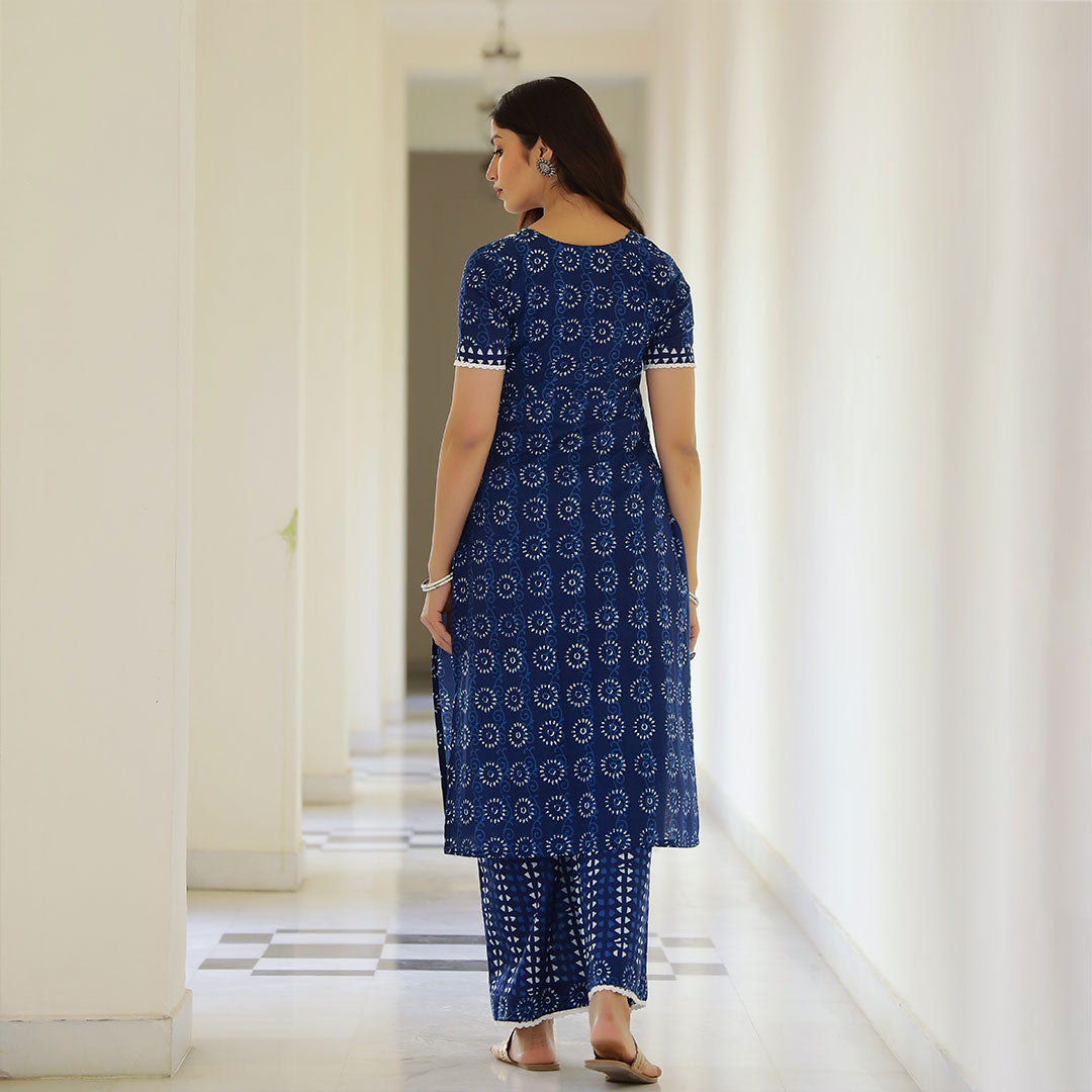 Navy Blue Comfort Chic: Kurta with Pockets and Matching Pants